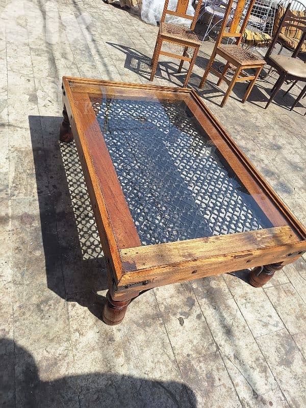 طاولة صالون وسط خشب قطراني مميزة ناعمة انتيك قديم 1