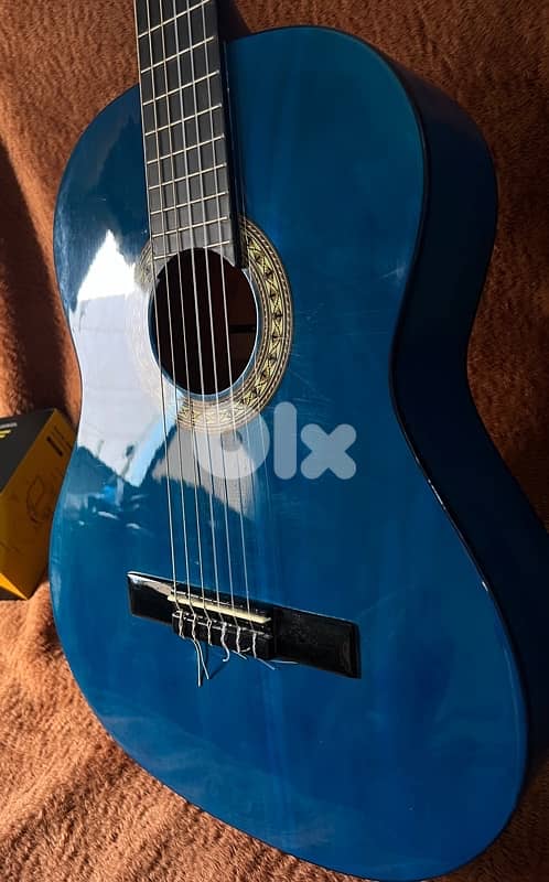 Classic guitar 4/4  great for beginners 0