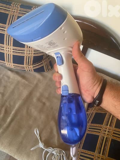 Very good quality steamer for clothes for $45 only مكواة على البخار