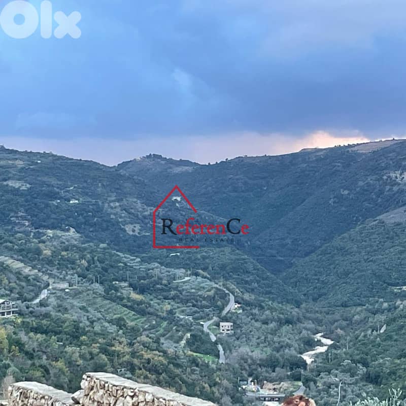 Prime location land in chemet Jbeil أرض موقع متميز في شمات جبيل 1