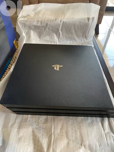 PlayStation 4pro 1tb WhatsApp: 03/045741