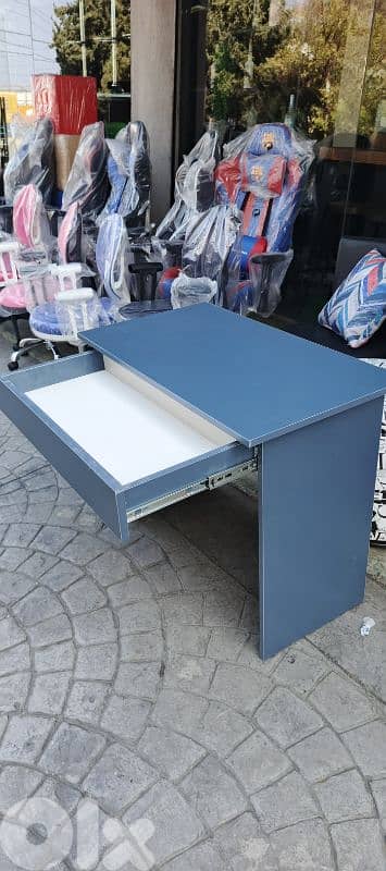 مكتب للدراسة لاميكا. Office for students 2