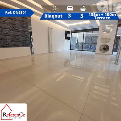 Rental apartment with terrace in biaqout شقة للإيجار مع تراس في بياقوت