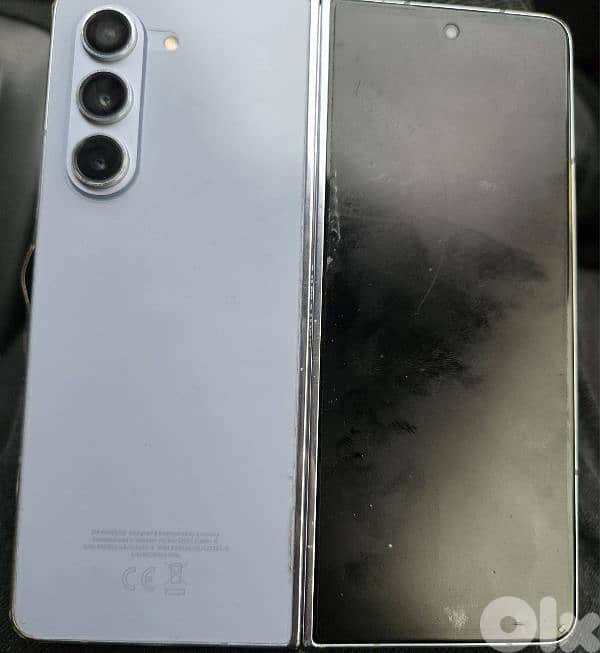 z fold 5 very clean for sale with Samsung watch 7 0