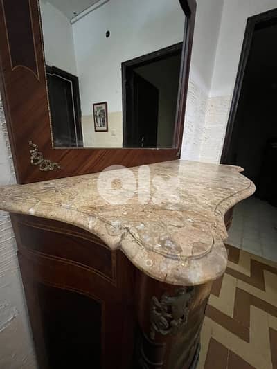 dresser mirror