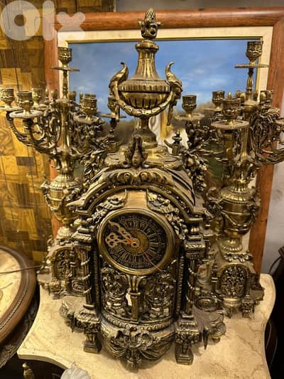 غروب حجم كبير اسباني برونز ساعة و ٢ شمعدان رائع antique clock'