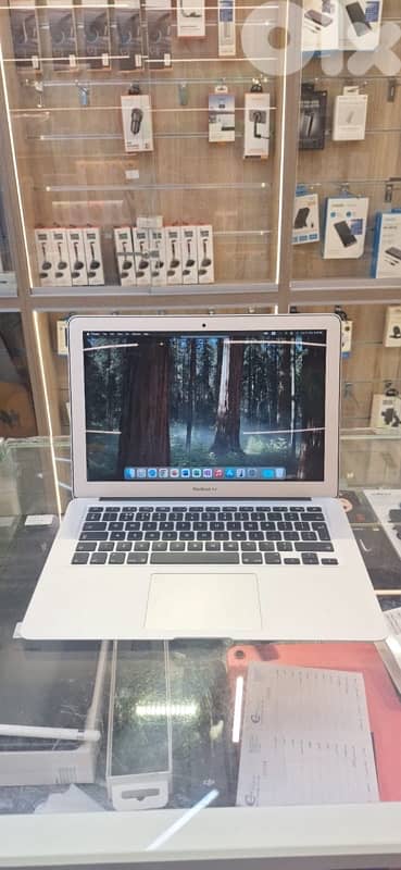 Used macbook air 13 2017 8 ram  128gb  511 cycle