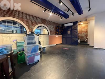 SHOP FOR RENT IN HAMRA محل للإيجار في الحمرا