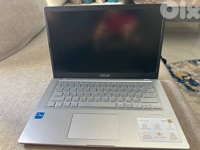 Laptop for Sale: Asus (Clean Like New)