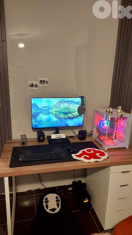 gaming computer with monitor and all accessories 0