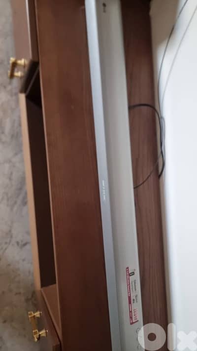 hoover 2000 Watts, Sound Bar System 3.1 DTS + Subwoofer 320 watts