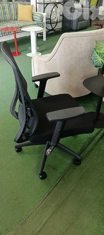 كرسي مكتب مع ايد متحركة Office chair 1