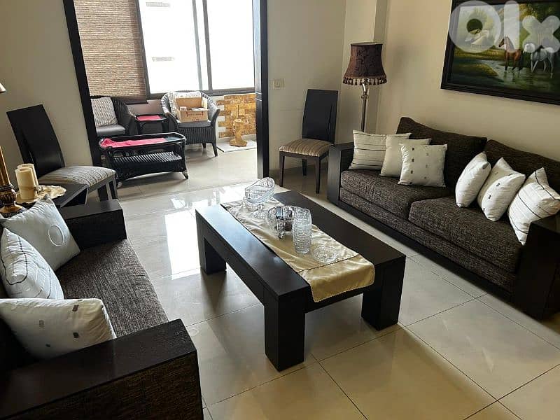 للبيع طقم صالون + سفرة كامل بحالة ممتازة 3