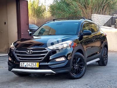 Hyundai Tucson model 2018 4×4 super clean Black edition