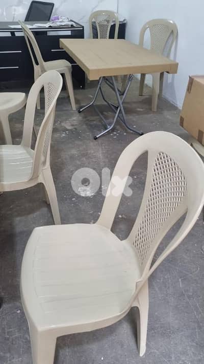 table and chairs