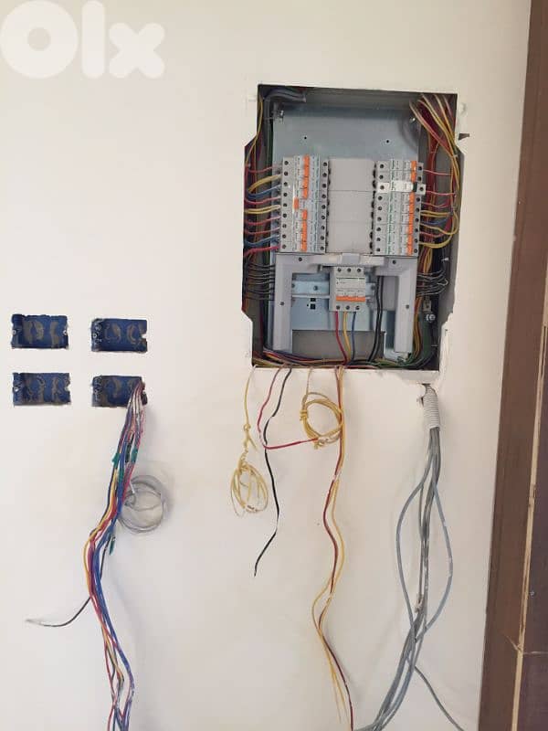 كهربائي منزلي تمديد وصيانة كهرباء 0