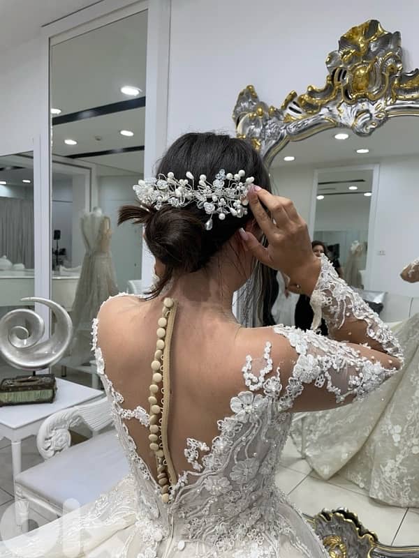 Maison Lesley Pearl Bridal Headpiece – Elegant & Timeless 2