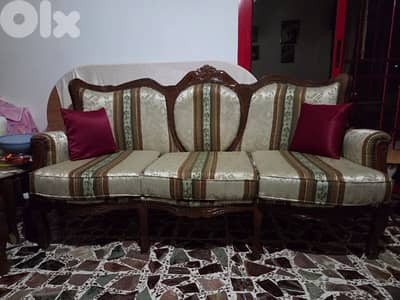 طقم ستيل مألف من ٥ قطع (٤ صغار و وحدة كبيرة) + طقم رخام طاولات ٣