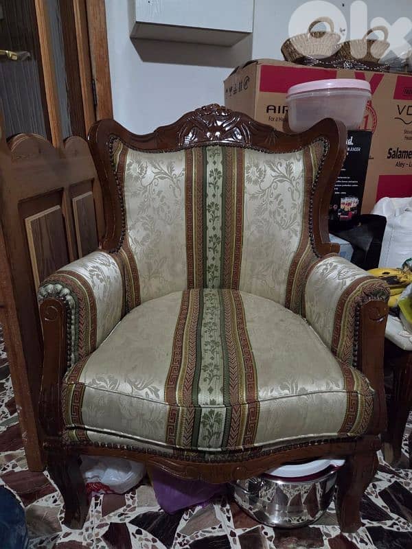 طقم ستيل مألف من ٥ قطع (٤ صغار و وحدة كبيرة) + طقم رخام طاولات ٣ 1