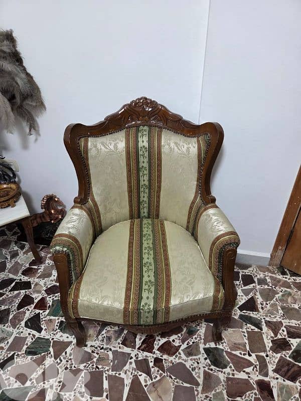 طقم ستيل مألف من ٥ قطع (٤ صغار و وحدة كبيرة) + طقم رخام طاولات ٣ 4