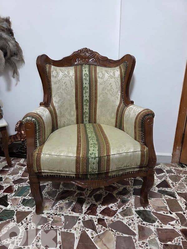 طقم ستيل مألف من ٥ قطع (٤ صغار و وحدة كبيرة) + طقم رخام طاولات ٣ 5