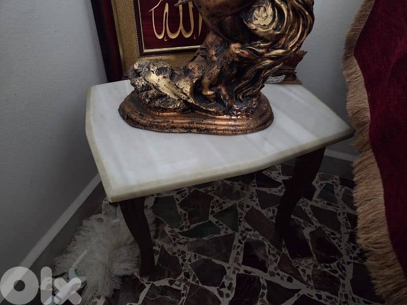 طقم ستيل مألف من ٥ قطع (٤ صغار و وحدة كبيرة) + طقم رخام طاولات ٣ 6