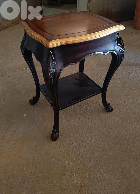 طاولة خشب جوز مميزة شغل اوروبي سعر لقطة 0