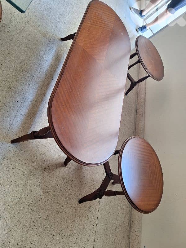 طقم طاولات صالون ريجنسي مميز ناعم سعر لقطة 1