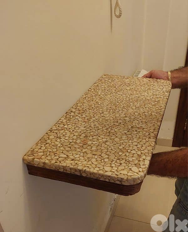 Console suspended hand made. . . ktir mratab,albo ba7es ta7et 2zezto 0