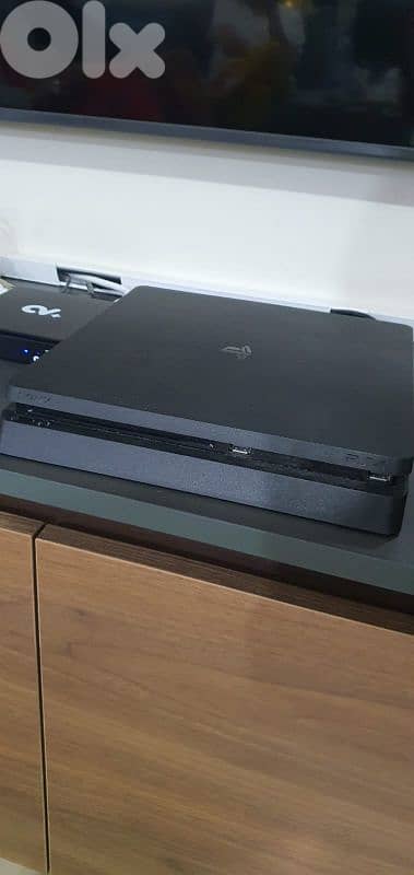 PS4 SLIM 1TB