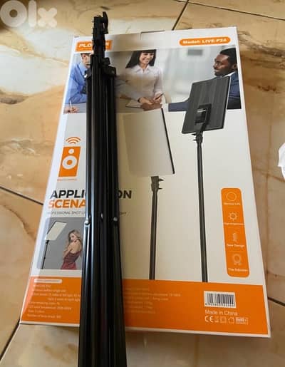 new ring light still in cartoon never used