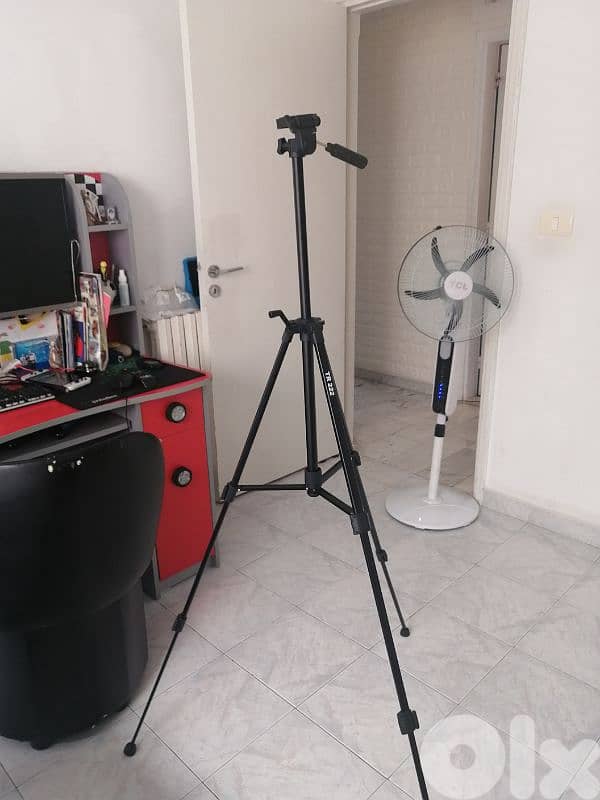 Nikon D3200 with trypod and full kit 5 pcs 6