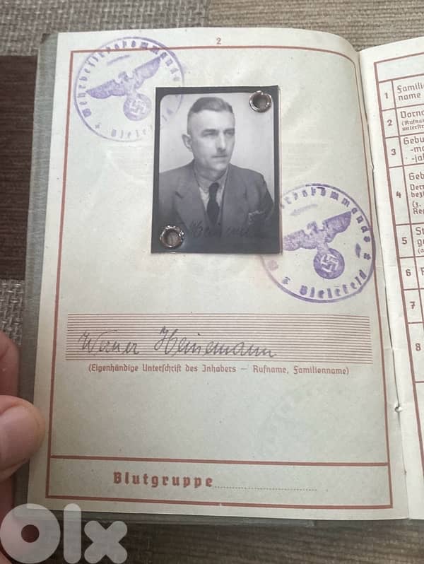الهوية العسكرية لجندي نازي الماني سنة١٩٤٠ Nazi wehrpass 0