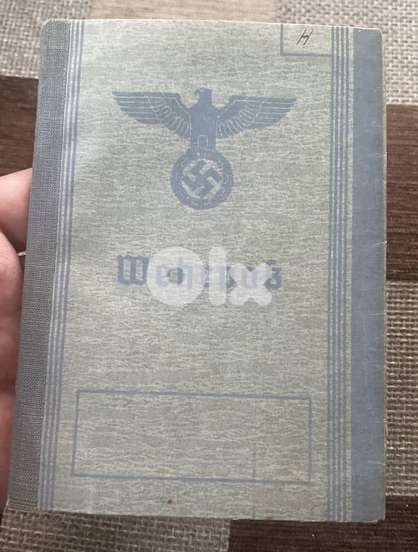 الهوية العسكرية لجندي نازي الماني سنة١٩٤٠ Nazi wehrpass 1