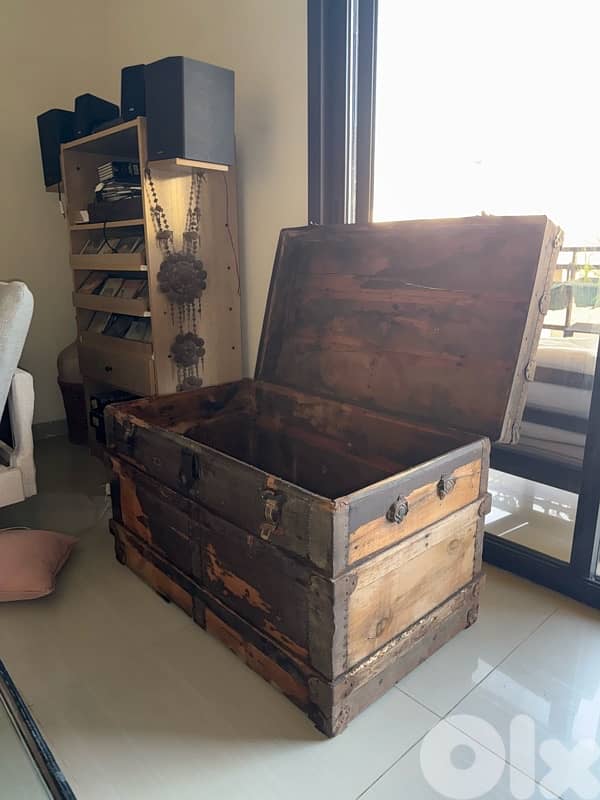 old chest 0