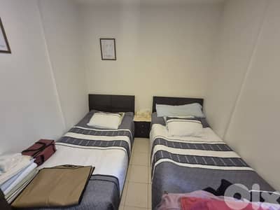 Full bedroom غرفة نوم