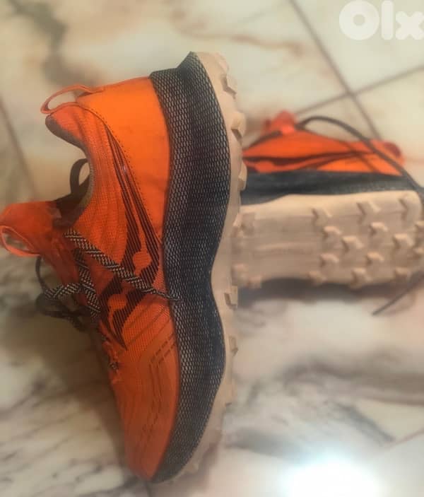 SAUCONY running shoes 2