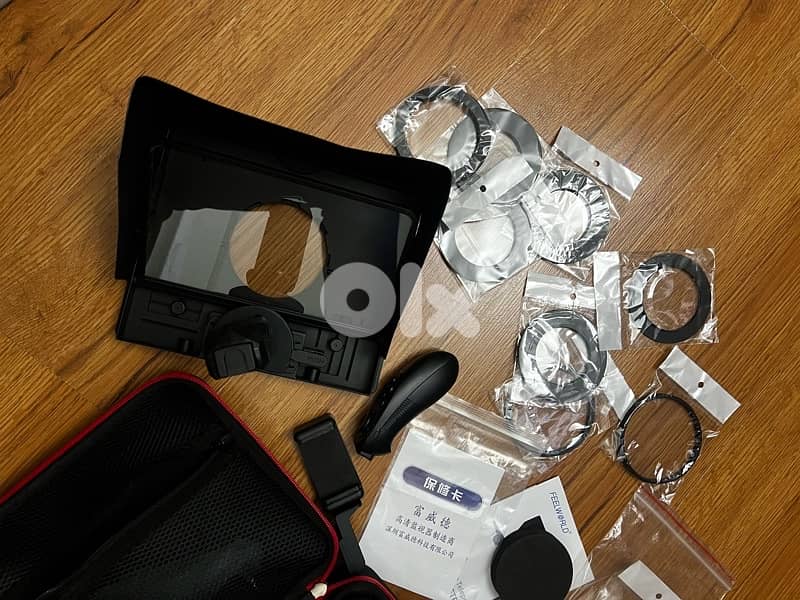 Feelworld TP10 Portable Teleprompter 3