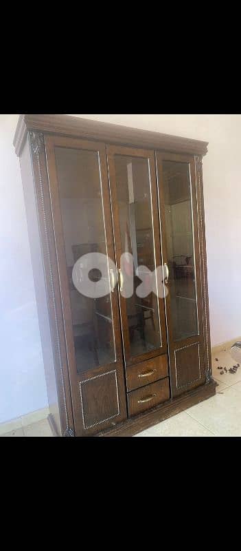 طاوله سفره وخزانه وعامود انتيكا 4