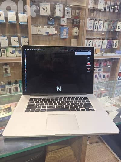 Used macbook pro 15 inch 2014 *cor i7  * 16 ra* 256 gb  * cycle 193 *