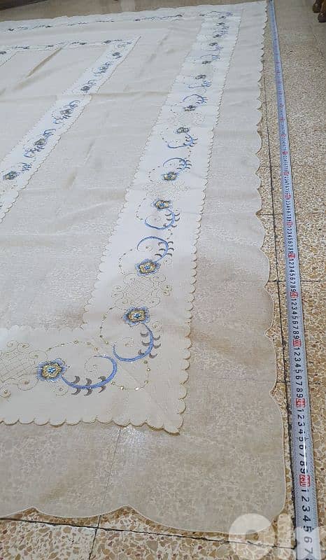وجه طاولة  كبير  نظيف  شبه  جديد  مرتبة بيروت اشرفيه ٨ دولار ٠٣٧٢٣٨٩٥ 3
