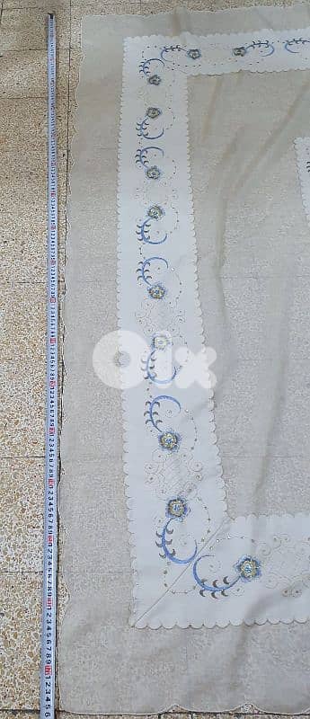 وجه طاولة  كبير  نظيف  شبه  جديد  مرتبة بيروت اشرفيه ٨ دولار ٠٣٧٢٣٨٩٥ 4