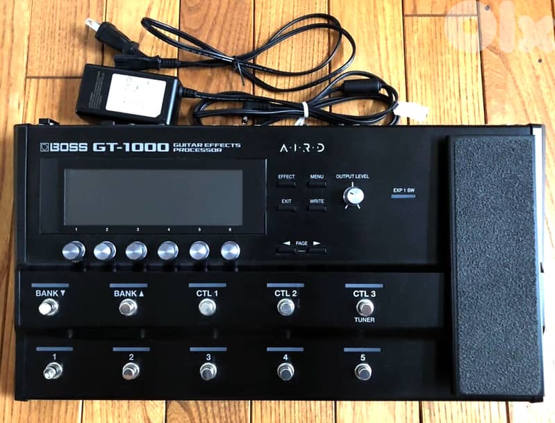Boss GT-1000 like new in a box 3