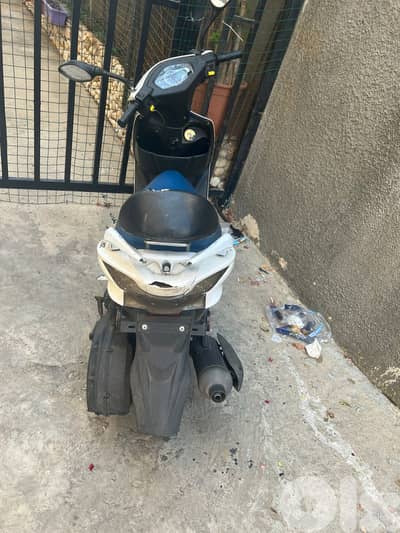 Moto v150