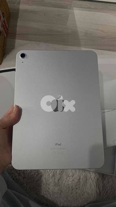iPad 10 like new + smart kb