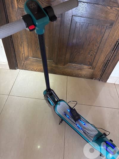 Electric Scooter for Sale – Great Price, Like New