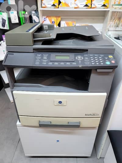 فرصة ذهبية مطبعة للبيع بسعر مغري جداً، photocopier konica bizhub 211
