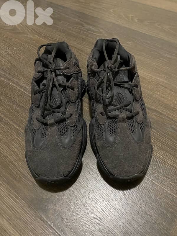 New balance/ Adidas Yeezy shoes size 43-44 5
