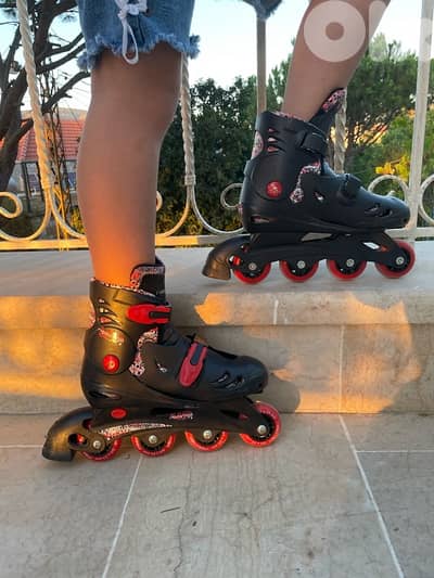 Barely Skates – Excellent Condition