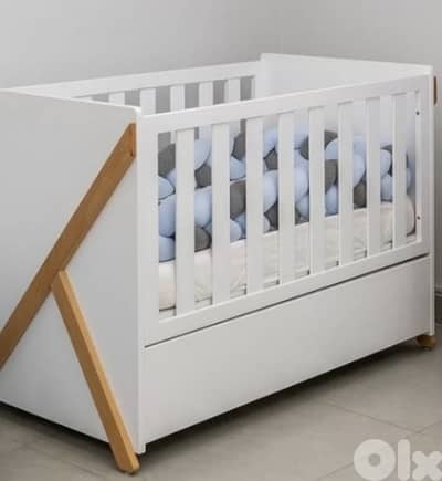 Baby crib white wood high quality very durable